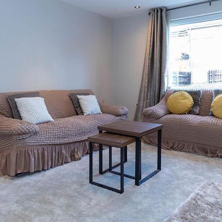 Penda Contractor&Leisure guests Nottingham Villa Bagian luar foto