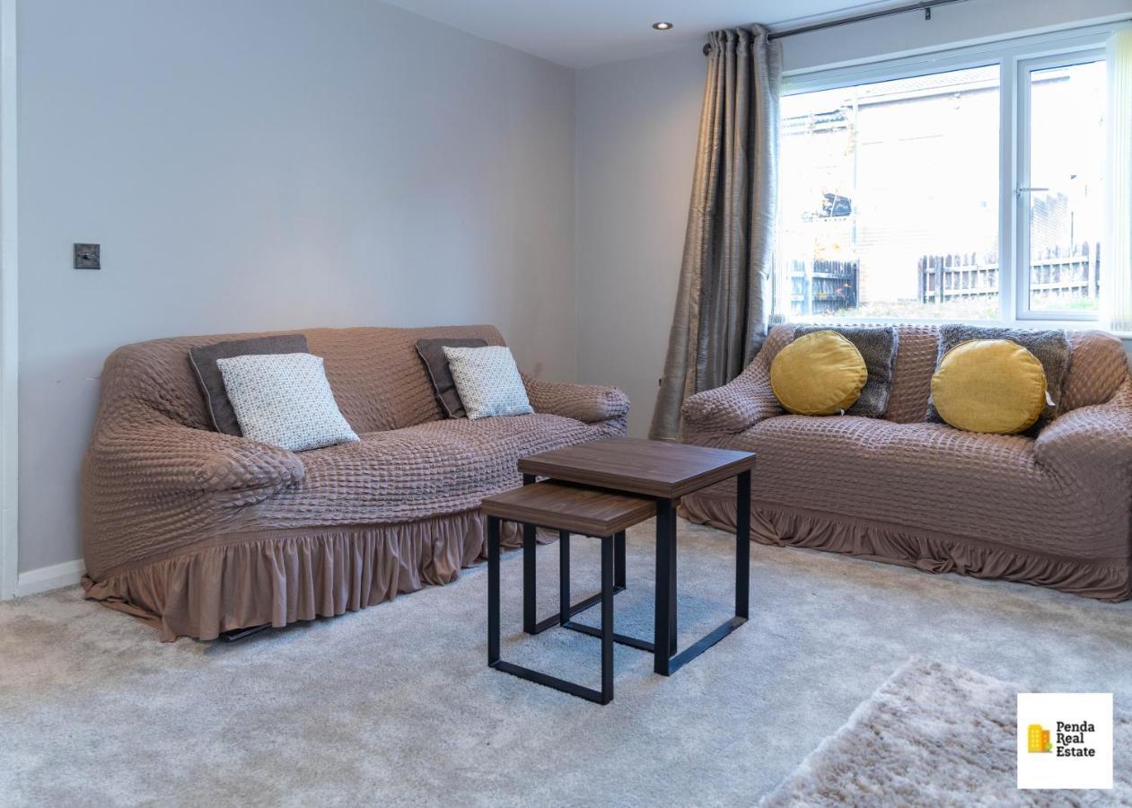 Penda Contractor&Leisure guests Nottingham Villa Bagian luar foto