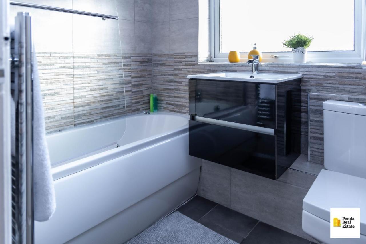Penda Contractor&Leisure guests Nottingham Villa Bagian luar foto