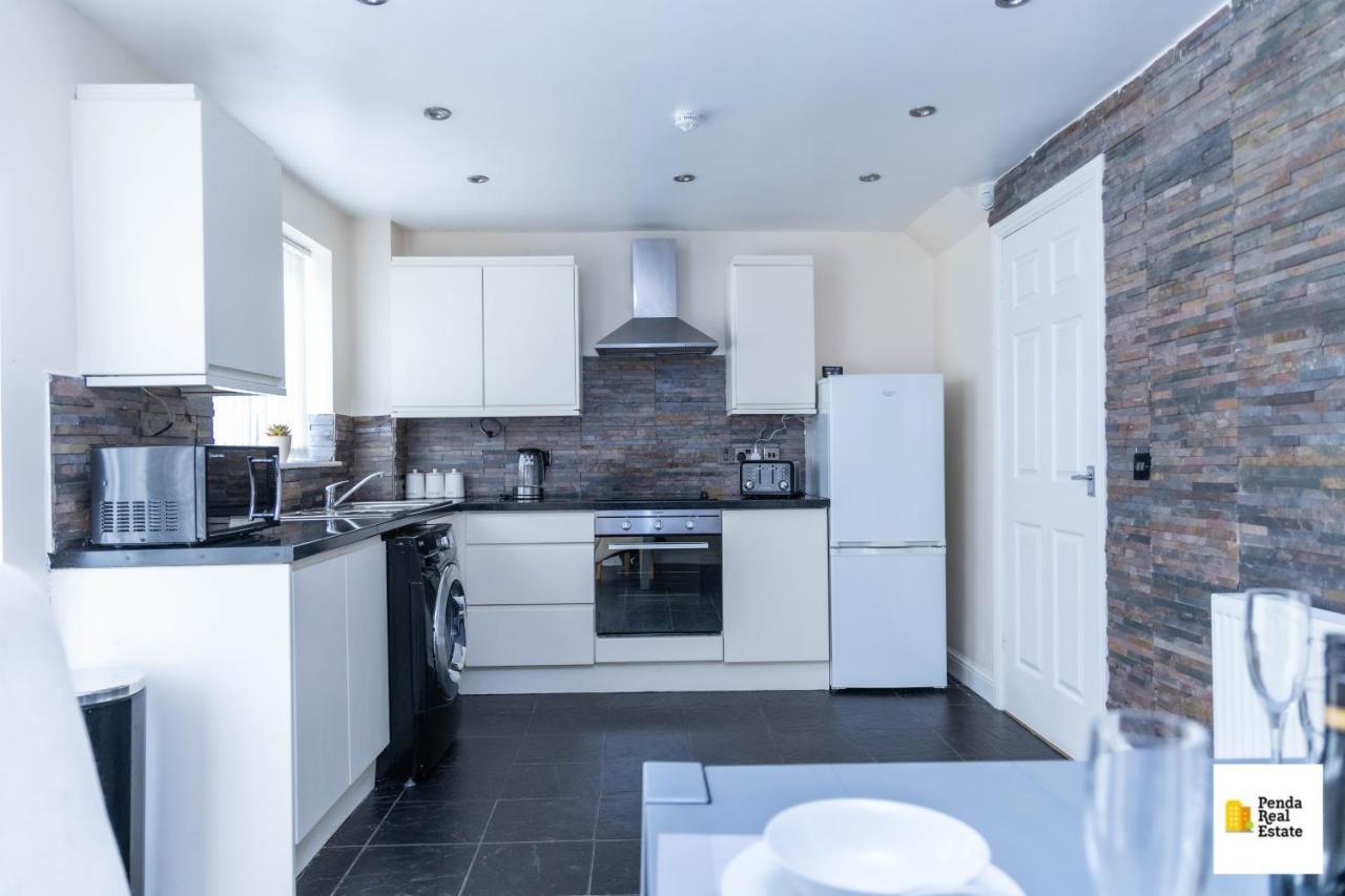 Penda Contractor&Leisure guests Nottingham Villa Bagian luar foto