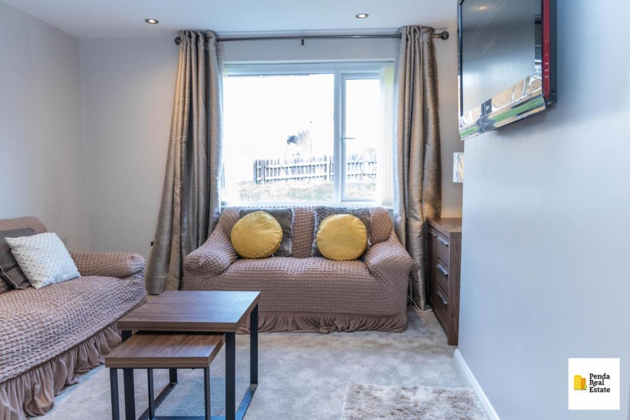 Penda Contractor&Leisure guests Nottingham Villa Bagian luar foto