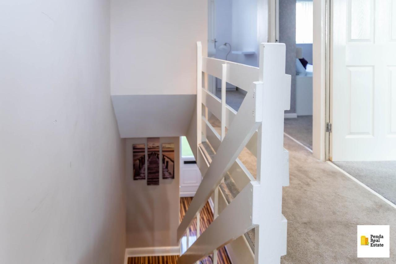 Penda Contractor&Leisure guests Nottingham Villa Bagian luar foto