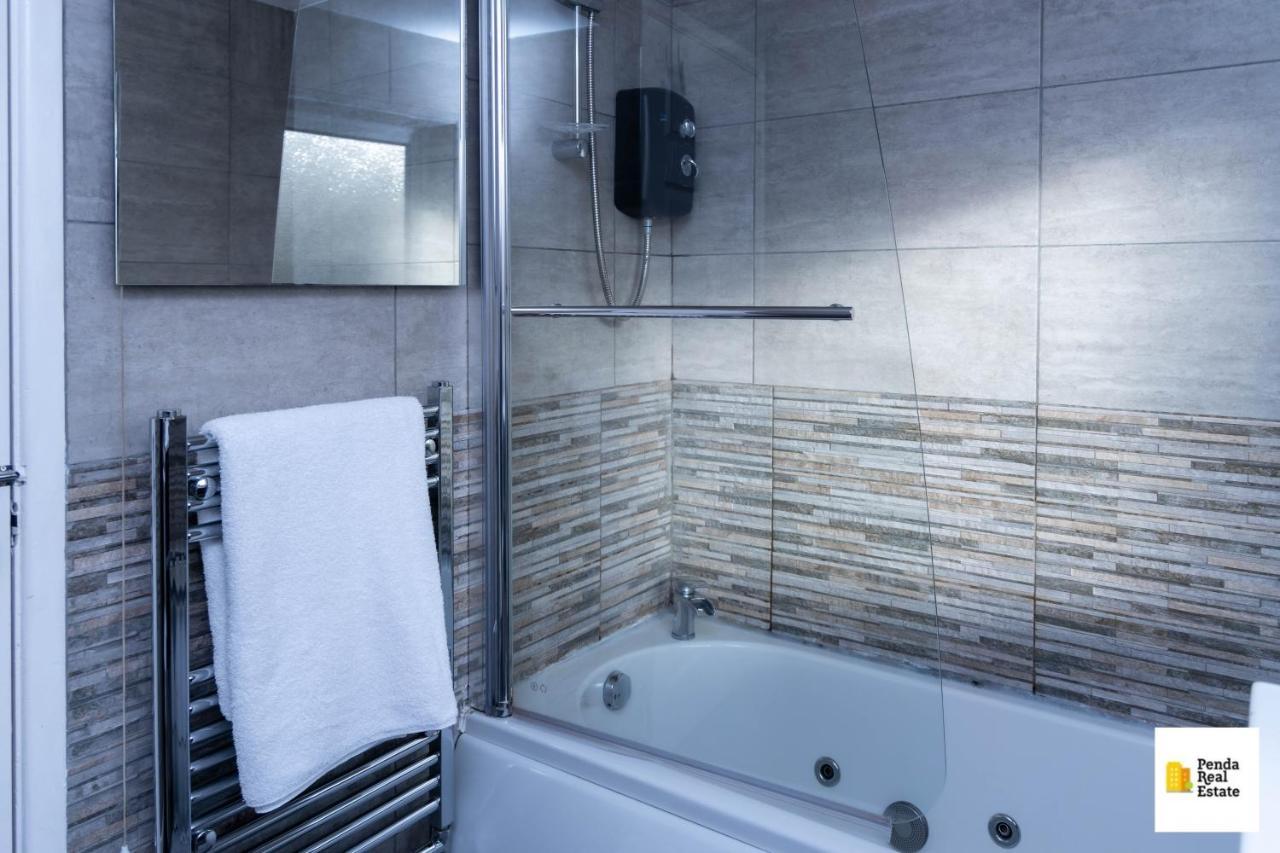 Penda Contractor&Leisure guests Nottingham Villa Bagian luar foto